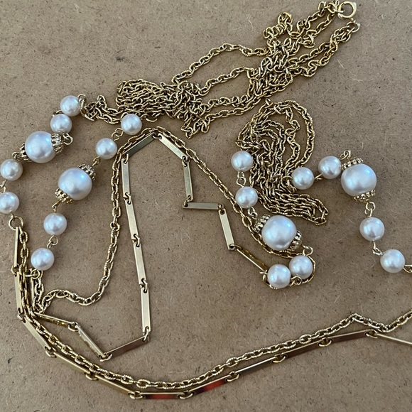 Gold Tone Faux Pearl Necklace and Vintage Faux Clip Earrings - Picture 5 of 12